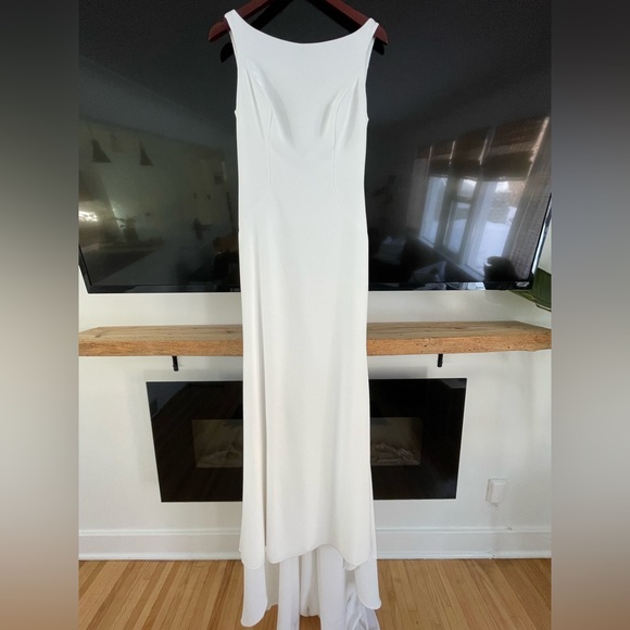 Pronovias Atami Wedding Dress - Picture 9 of 11